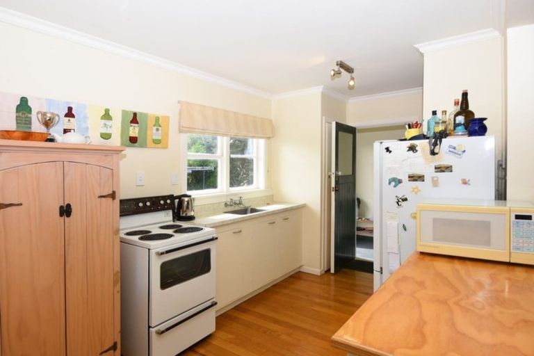 Photo of property in 5 Strasbourge Street, Martinborough, 5711