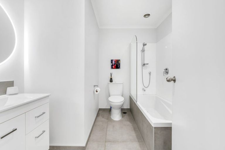 Photo of property in 132 Kuaka Drive, Takanini, 2112