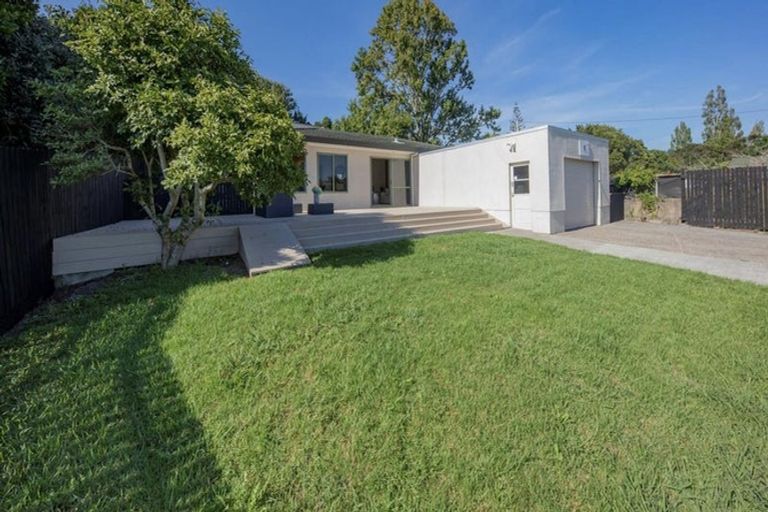 Photo of property in 90a Godley Road, Green Bay, Auckland, 0604