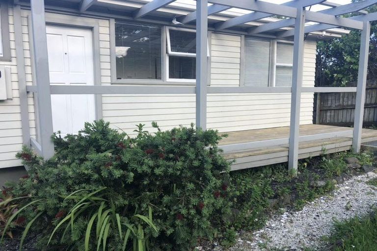 Photo of property in 2/543 East Coast Road, Browns Bay, Auckland, 0630