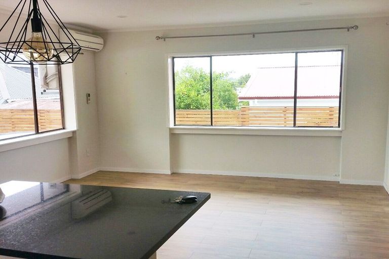 Photo of property in 2/28 Salisbury Road, Birkdale, Auckland, 0626