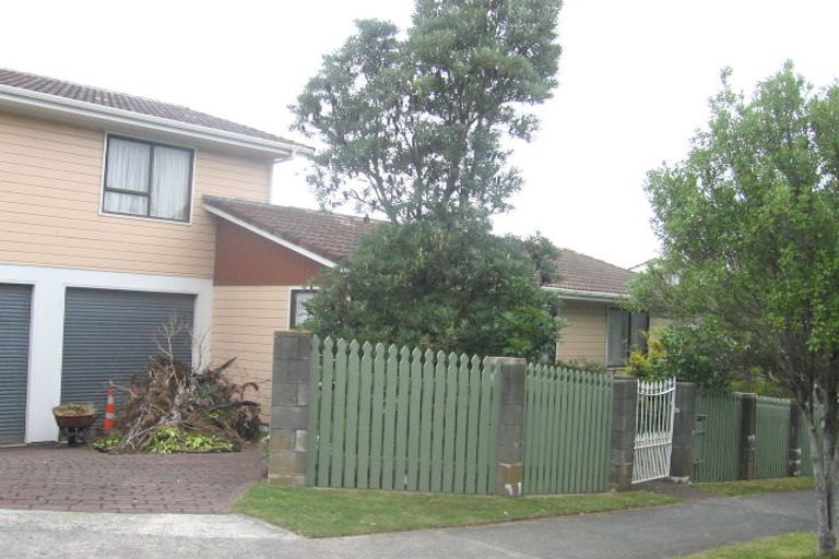 Photo of property in 5 Chestnut Grove, Maungaraki, Lower Hutt, 5010
