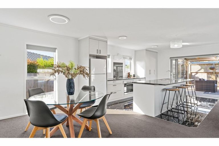 Photo of property in 16b Insley Street, Mangawhai, 0505