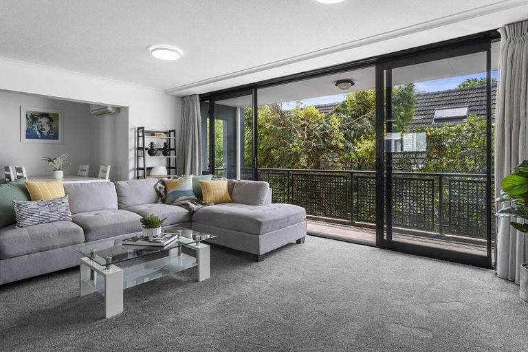 Photo of property in 3/90 Springfield Road, St Albans, Christchurch, 8014