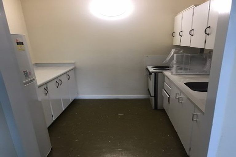 Photo of property in Hobson Court Flats, 16/70 Hobson Street, Thorndon, Wellington, 6011