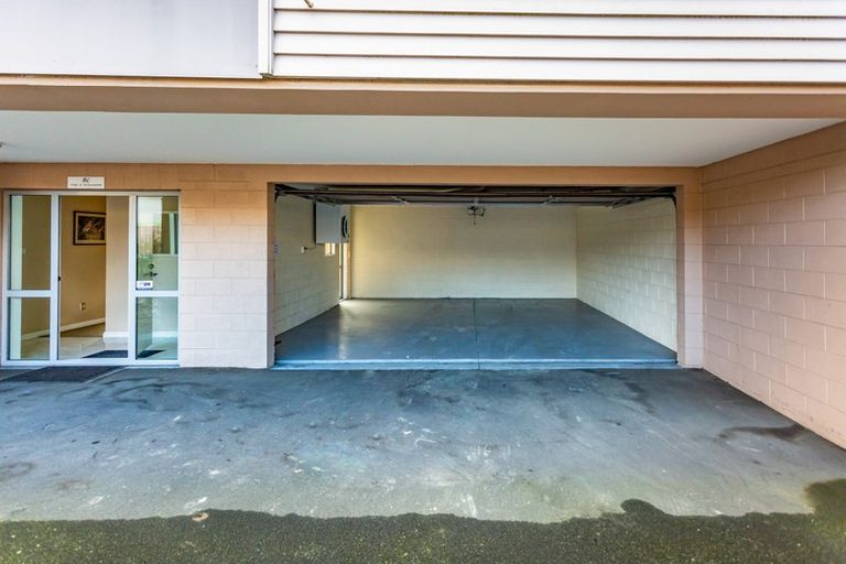 Photo of property in 8c Broadbent Street, Riccarton, Christchurch, 8041