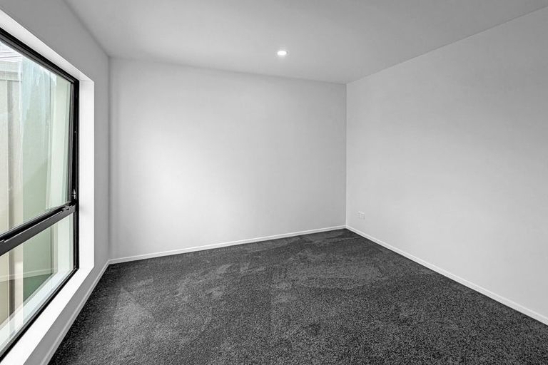 Photo of property in 21 Karaka Village Parade, Karaka, 2580