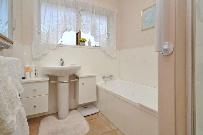 Photo of property in 1b Huia Road, Papatoetoe, Auckland, 2025