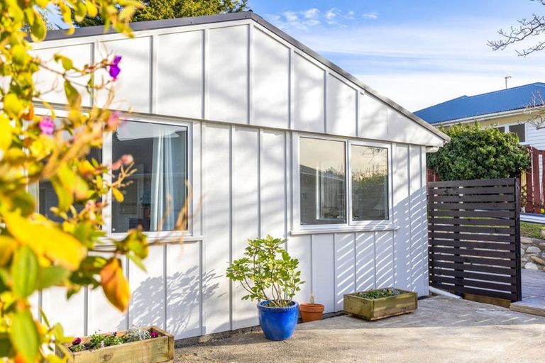 Photo of property in 4 Fincham Road, Raumati Beach, Paraparaumu, 5032