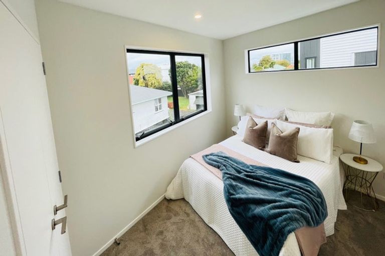 Photo of property in 1/39 Graham Avenue, Te Atatu Peninsula, Auckland, 0610