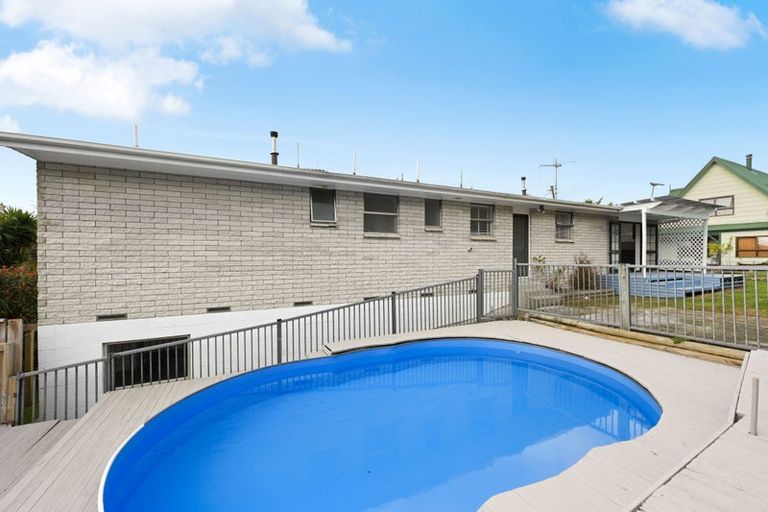 Photo of property in 42 Hazelwood Avenue, Dinsdale, Hamilton, 3204