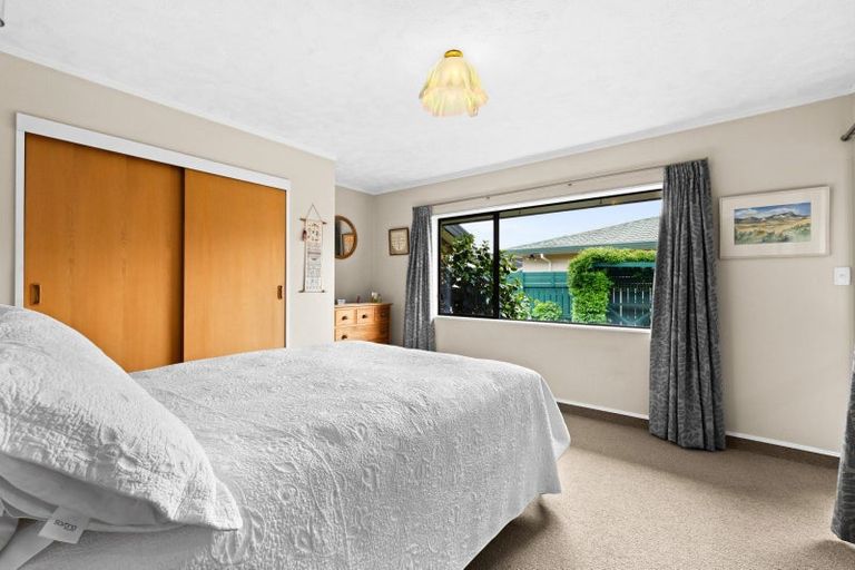 Photo of property in 82a Church Road, Taradale, Napier, 4112