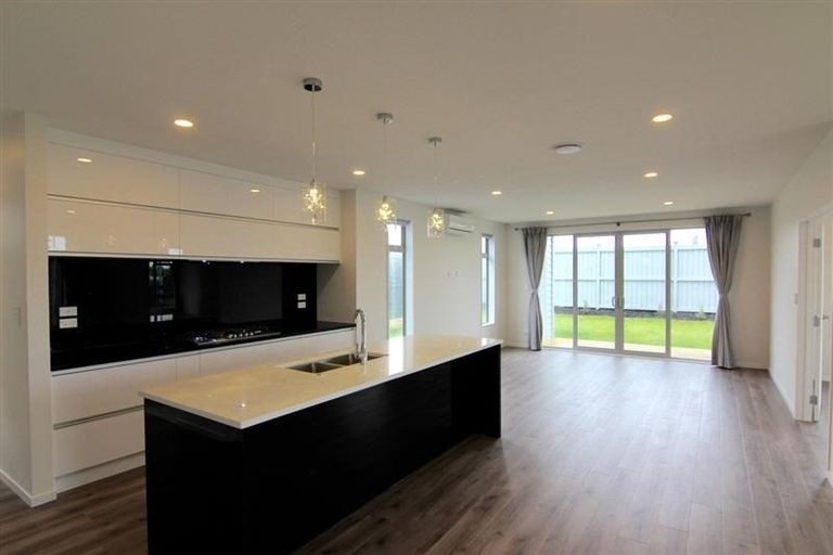 Photo of property in 31 Pickaberry Avenue, Karaka, Papakura, 2113