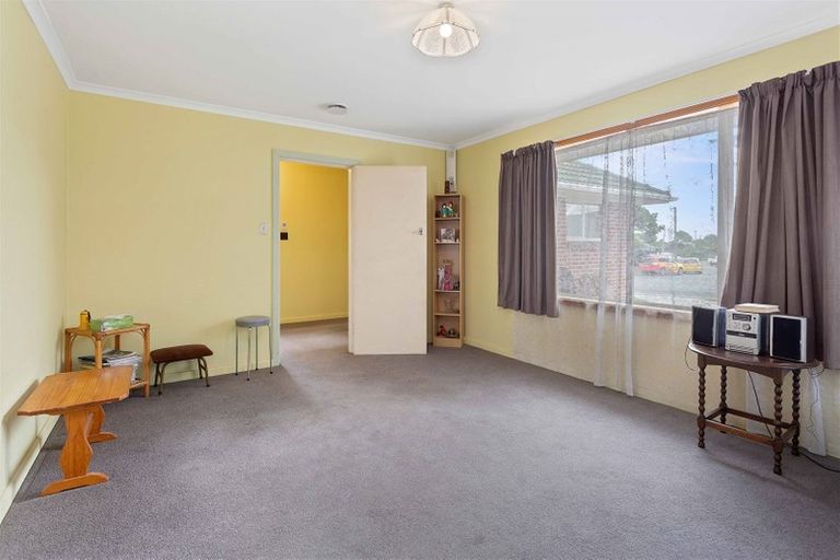 Photo of property in 32 Ontario Place, Wainoni, Christchurch, 8061