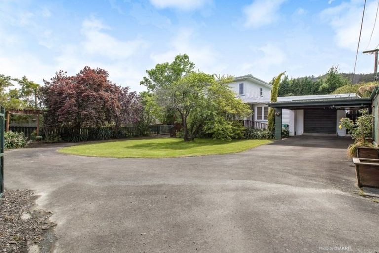 Photo of property in 337 Stokes Valley Road, Stokes Valley, Lower Hutt, 5019