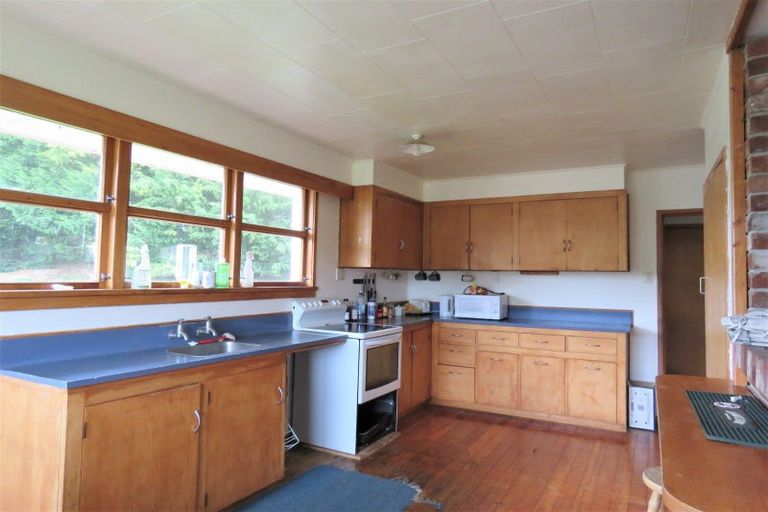 Photo of property in 9 Neill Road, Tokanui, 9884