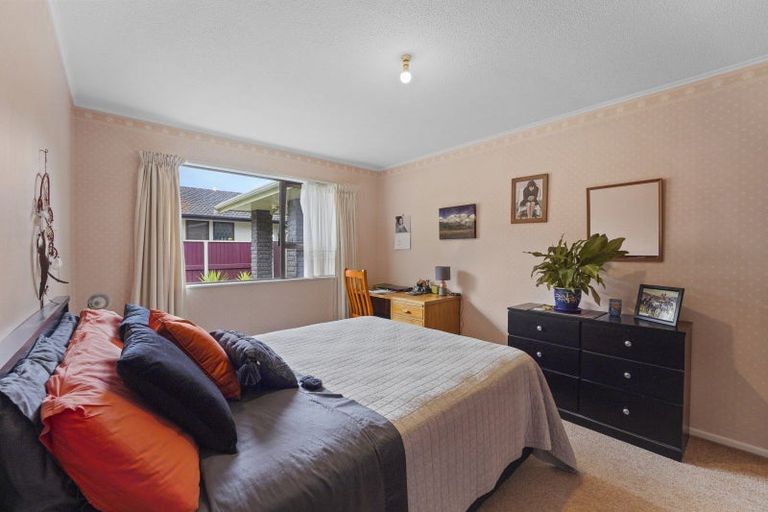 Photo of property in 35 Waddington Drive, Naenae, Lower Hutt, 5011