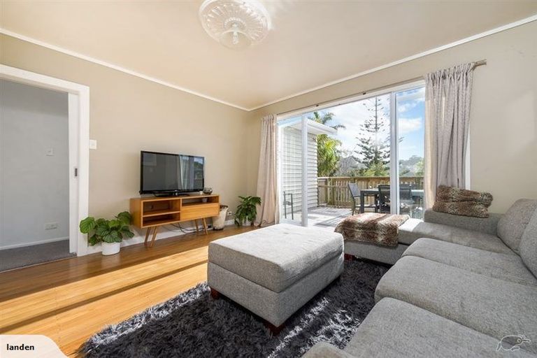 Photo of property in 24 Cedar Terrace, Stanmore Bay, Whangaparaoa, 0932