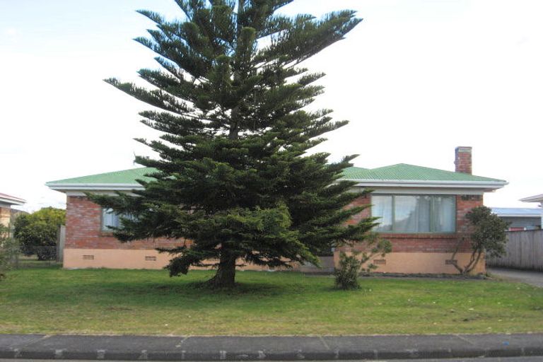 Photo of property in 15 Valentine Street, Papakura, 2110