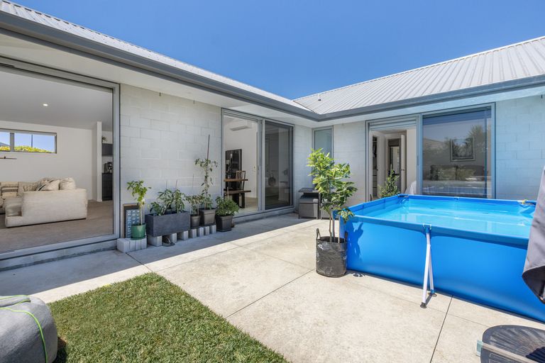 Photo of property in 27 Hiria Crescent, Papamoa Beach, Papamoa, 3118