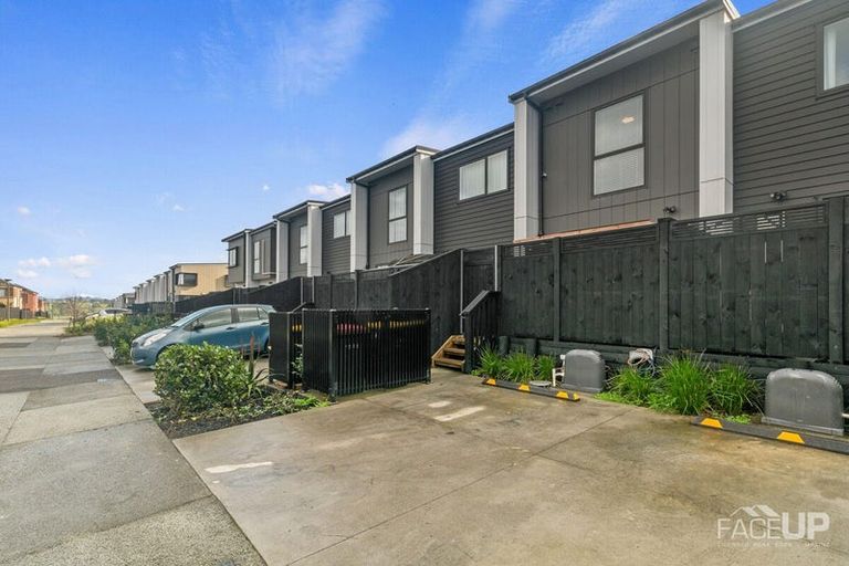 Photo of property in 28 Rahopuru Road, Westgate, Auckland, 0614