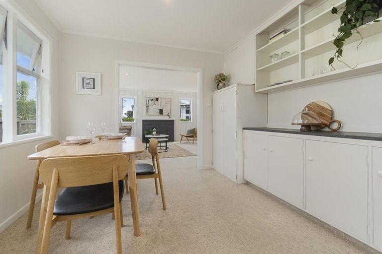 Photo of property in 3a Harding Avenue, Te Atatu South, Auckland, 0610