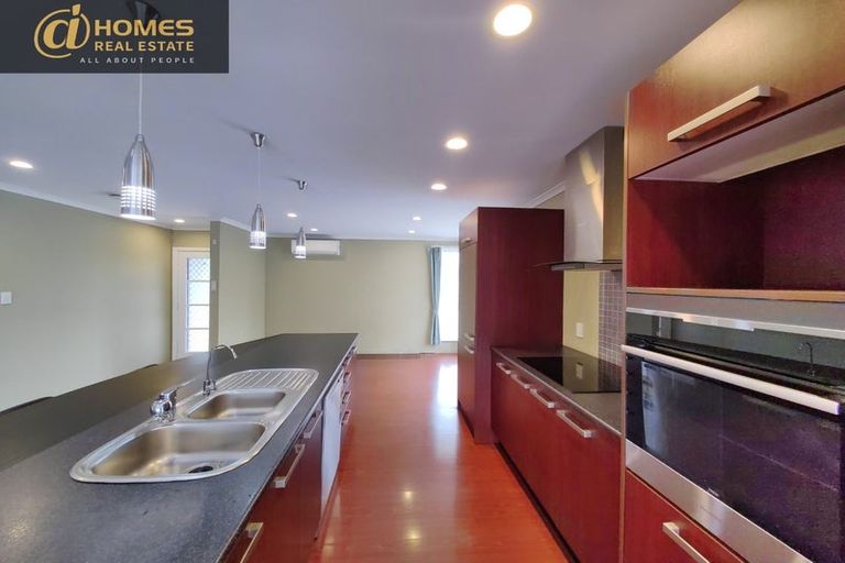 Photo of property in 13 Westall Road, New Lynn, Auckland, 0600