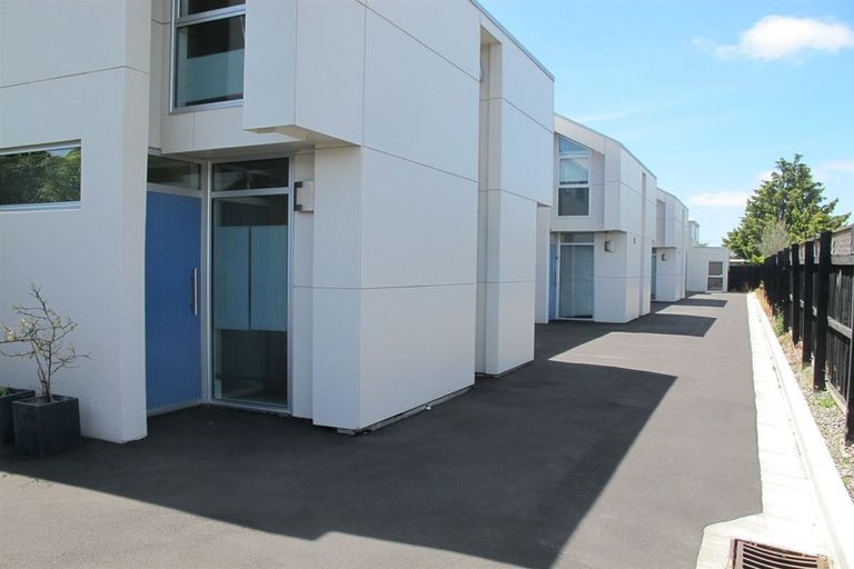 Photo of property in 496b Barbadoes Street, Edgeware, Christchurch, 8013