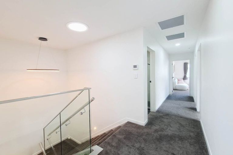 Photo of property in 4 Frontier Lane, Flat Bush, Auckland, 2019