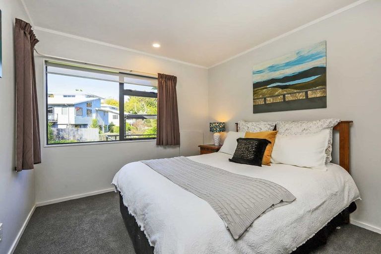 Photo of property in 8a Busby Place, Havelock North, 4130
