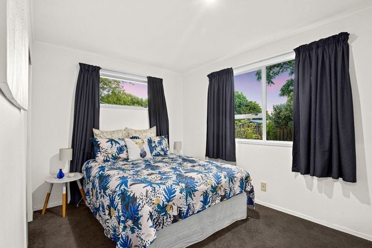 Photo of property in 9 Albemarle Place, Massey, Auckland, 0614