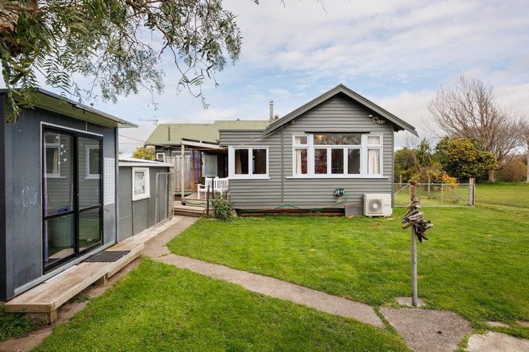 Photo of property in 42 Harris Street, Marton, 4710