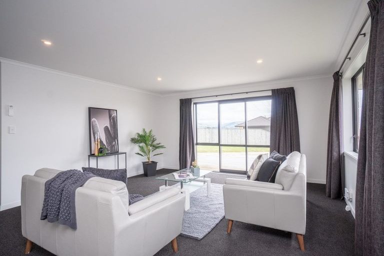 Photo of property in 21 Varsity Heights, Fitzherbert, Palmerston North, 4410