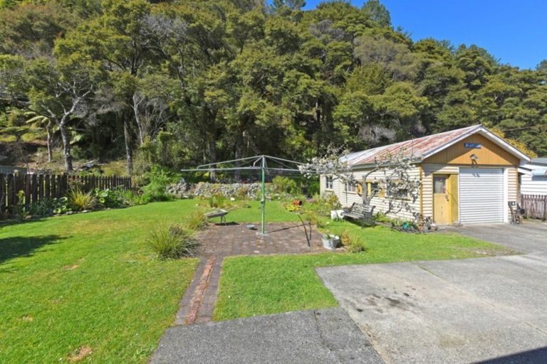 Photo of property in 710 Main Road North, Te Marua, Upper Hutt, 5018