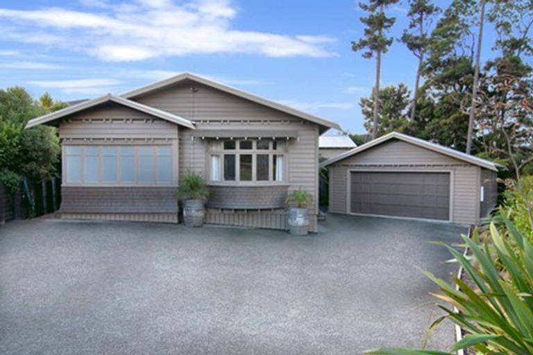 Photo of property in 10b Olwyn Place, Greenhithe, Auckland, 0632