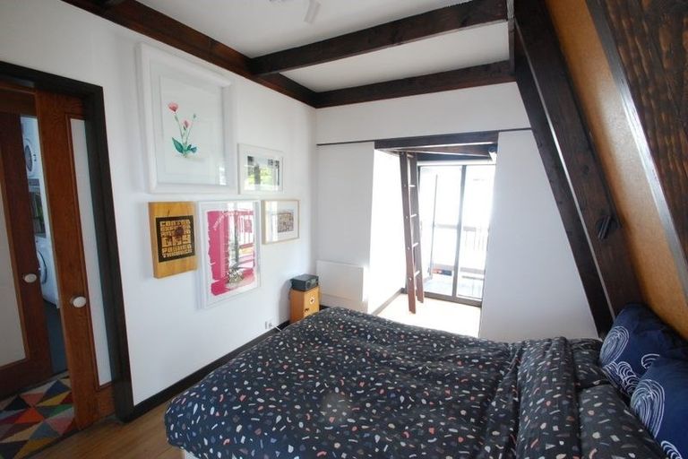 Photo of property in 9a Pitarua Street, Thorndon, Wellington, 6011