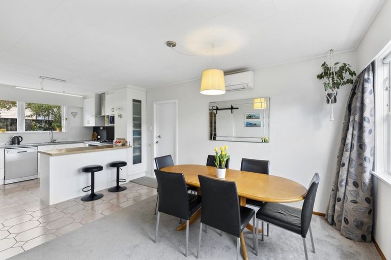 Photo of property in 1 Clematis Grove, Maungaraki, Lower Hutt, 5010