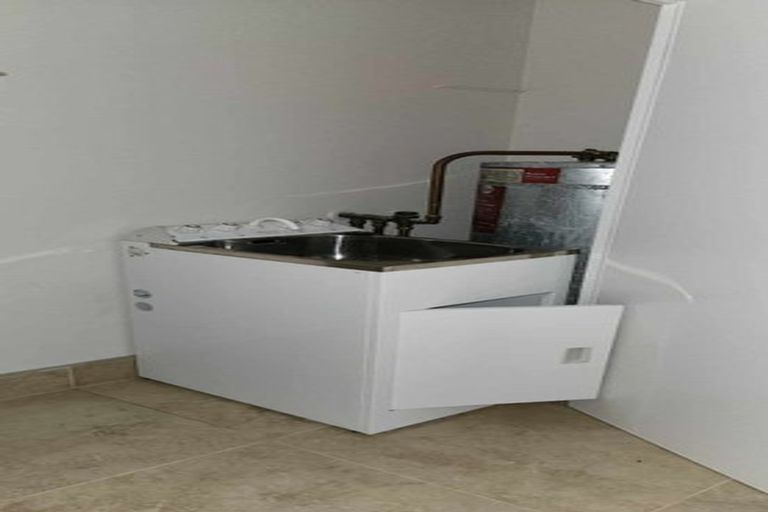 Photo of property in 2/132 Stancombe Road, Flat Bush, Auckland, 2016