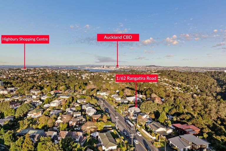 Photo of property in 1/62 Rangatira Road, Beach Haven, Auckland, 0626