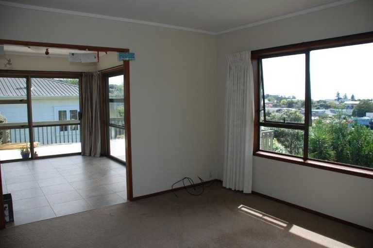 Photo of property in 14a Glencoe Road, Browns Bay, Auckland, 0630