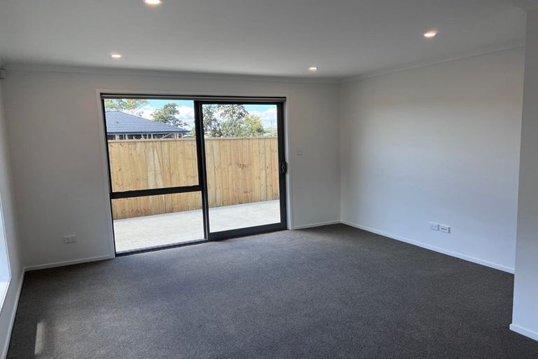 Photo of property in 5 Te Paahi Avenue, Waiuku, 2123