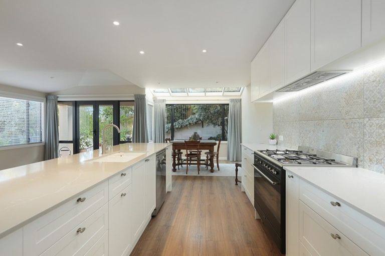 Photo of property in 20 Lucknow Place, Cashmere, Christchurch, 8022