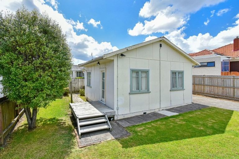 Photo of property in 21 Bledisloe Street, Papatoetoe, Auckland, 2104