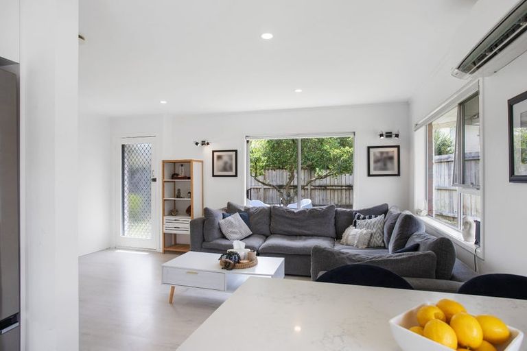 Photo of property in 1/61 Mcclintock Road, Massey, Auckland, 0614