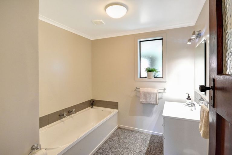 Photo of property in 27 Clyde Street, Kinmont Park, Mosgiel, 9024