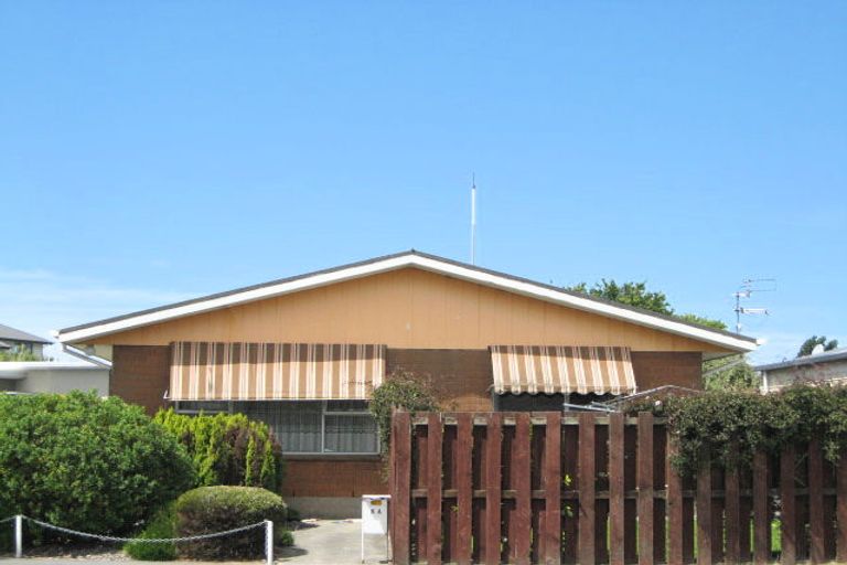 Photo of property in 2/5 Cuffs Road, Wainoni, Christchurch, 8061