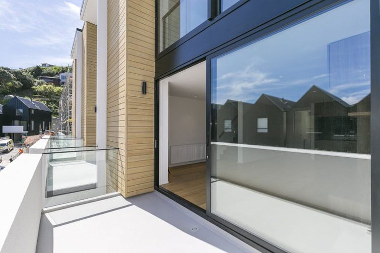 Photo of property in 17 Jean Caldwell Way, Island Bay, Wellington, 6023