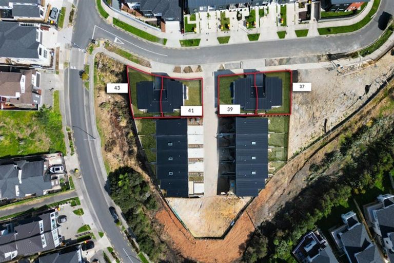 Photo of property in 12 Kautawa Lane, Massey, Auckland, 0614