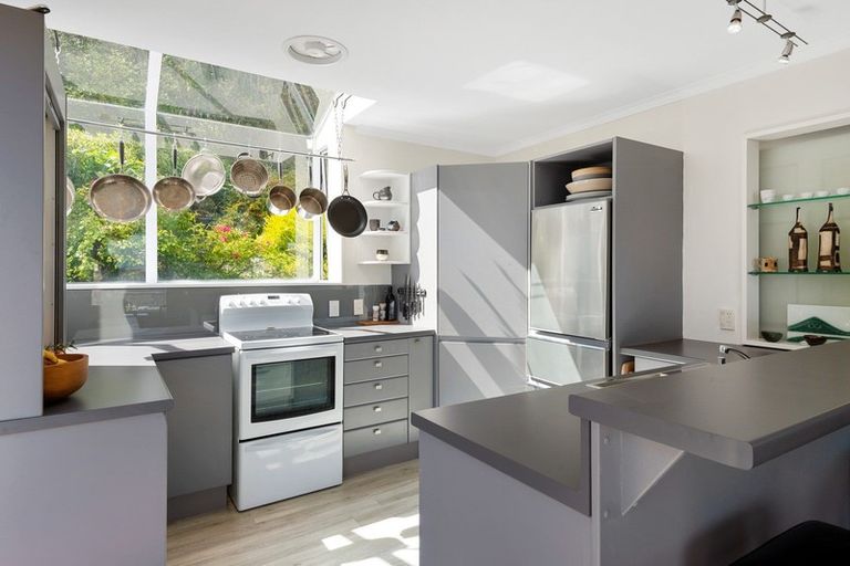 Photo of property in 6c Rockview Place, Mount Pleasant, Christchurch, 8081