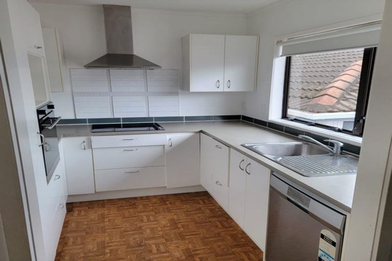 Photo of property in 2/59 Seaview Road, Glenfield, Auckland, 0629